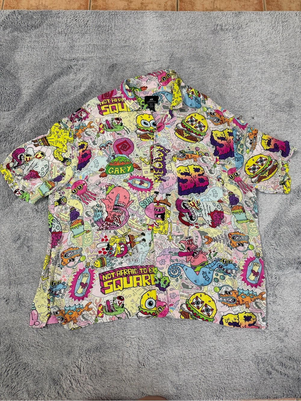 H&M Multicolor Cartoon SpongeBob Graphic Short-Sleeve Button-Up Shirt size XL